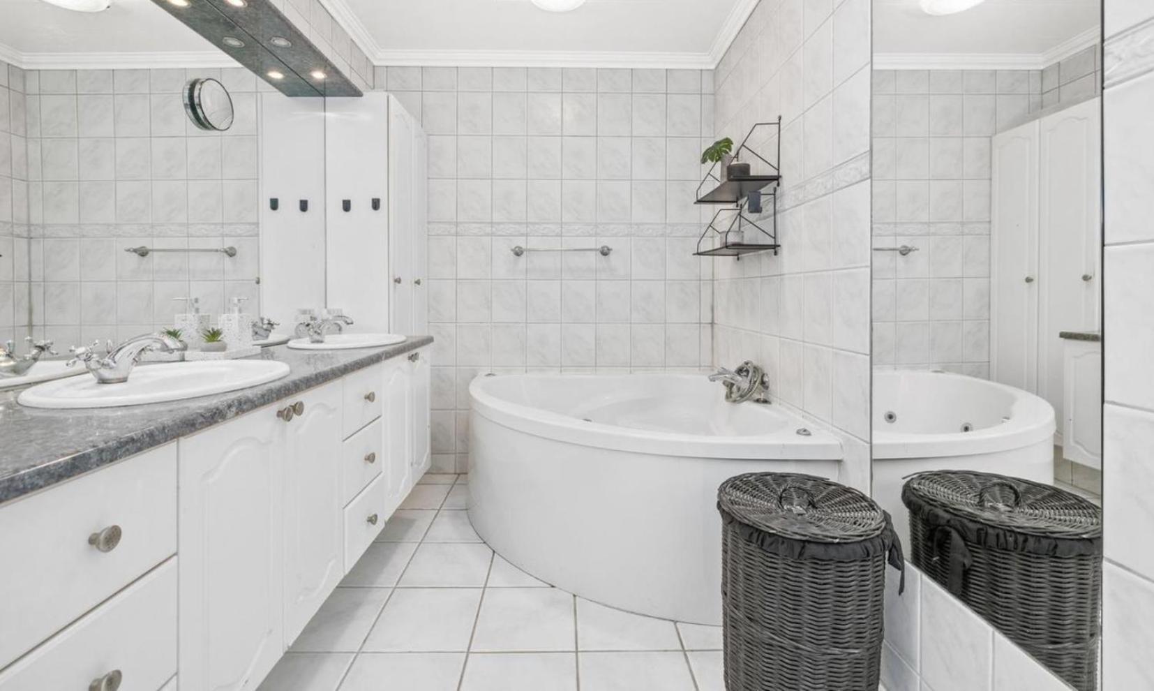 House - Villa With Garden And Hot Tub, 2 Min From Reykjavik Garthabaer Esterno foto