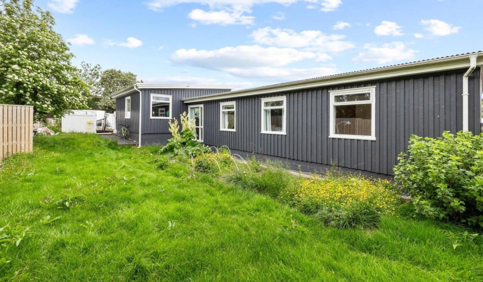 House - Villa With Garden And Hot Tub, 2 Min From Reykjavik Garthabaer Esterno foto